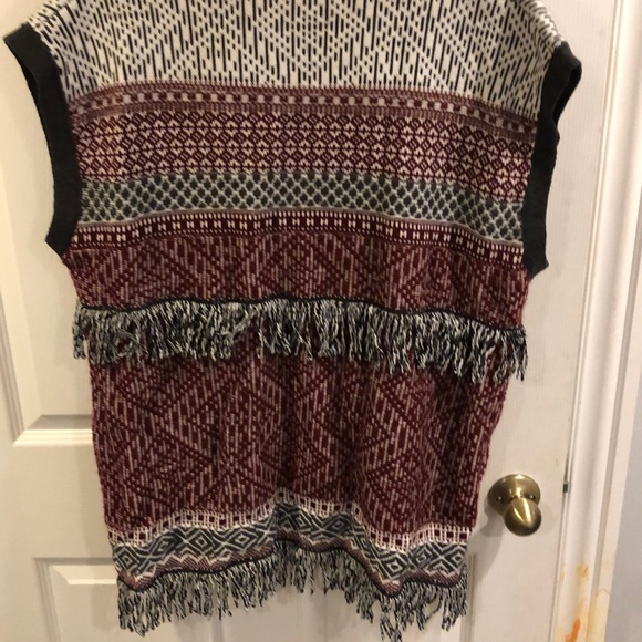 Entro Fringe Vest - Picture 4 of 4